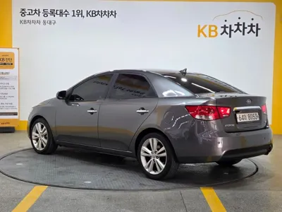 Kia Porte 2013, 123661 км, за 2395.96 USD
