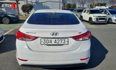Hyundai Avante 2015, 98000 км, за 3938.56 USD