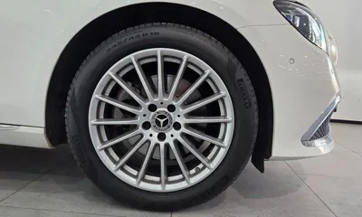 Mercedes-Benz E-Class 2022, 41305 км, за 27089.52 USD
