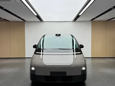 Li Auto Li MEGA 2024, 31000 км, за 56917.53 USD
