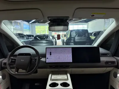Li Auto Li MEGA 2024, 31000 км, за 56917.53 USD