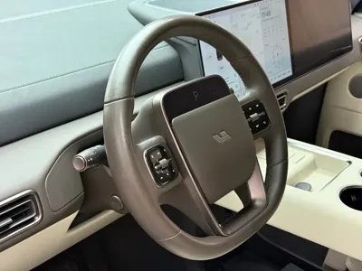 Li Auto Li MEGA 2024, 31000 км, за 56917.53 USD