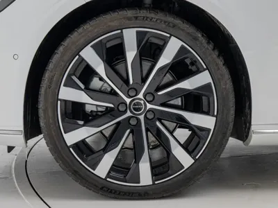 Volvo S90 2026, 810 км, за 37678.5 USD