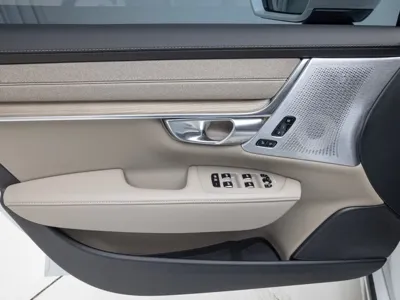 Volvo S90 2026, 810 км, за 37678.5 USD - фото 15