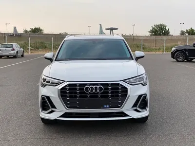 Audi Q3 2023, 31000 км, за 26838.04 USD