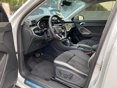 Audi Q3 2023, 31000 км, за 26838.04 USD