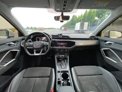 Audi Q3 2023, 31000 км, за 26838.04 USD