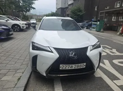 Lexus UX · 2021 год