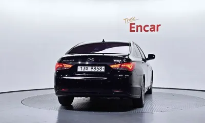 Hyundai Sonata 2013, 98363 км, за 4069.84 USD