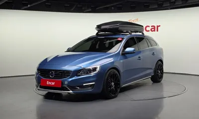 Volvo V60 · 2015 год