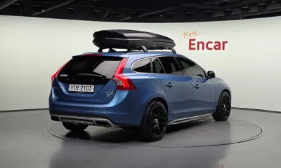 Volvo V60 2015, 149590 км, за 3671.83 USD
