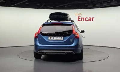 Volvo V60 2015, 149590 км, за 3671.83 USD
