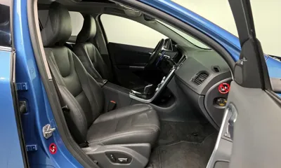 Volvo V60 2015, 149590 км, за 3671.83 USD - фото 10