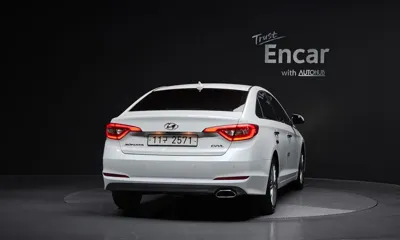 Hyundai Sonata 2016, 119466 км, за 4900.66 USD