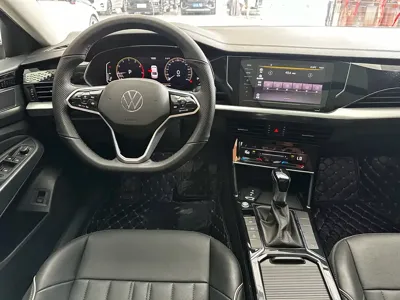Volkswagen Passat 2023, 40000 км, за 15544.64 USD - фото 7