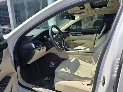 Cadillac CT6 2016, 61000 км, за 11627.66 USD