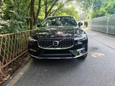 Volvo XC60 2025, 27000 км, за 24984.8 USD