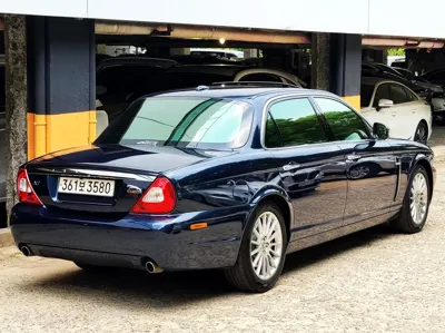 Jaguar XJ 2009, 145000 км, за 16738.87 USD