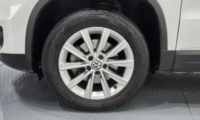 Volkswagen Tiguan 2015, 102159 км, за 5579.62 USD