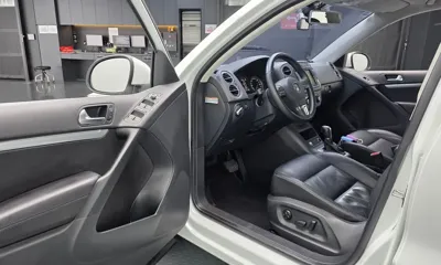 Volkswagen Tiguan 2015, 102159 км, за 5579.62 USD - фото 10