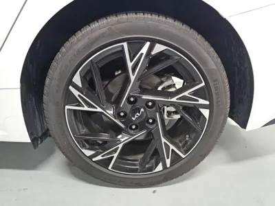 Kia K5 2024, 6831 км, за 18461.93 USD