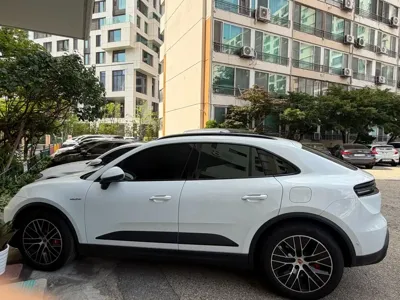 Porsche Macan · 2025 год