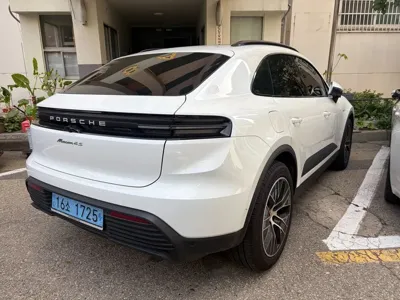 Porsche Macan 2025, 8600 км, за 68403.94 USD