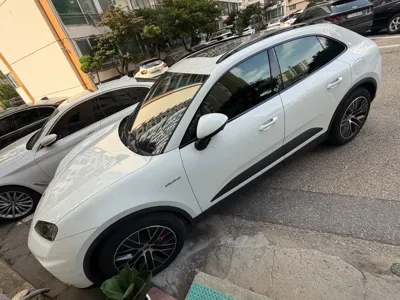 Porsche Macan 2025, 8600 км, за 68403.94 USD