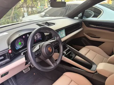 Porsche Macan 2025, 8600 км, за 68403.94 USD