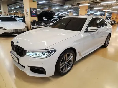 BMW 5-Series 2018, 123800 км, за 14966.52 USD