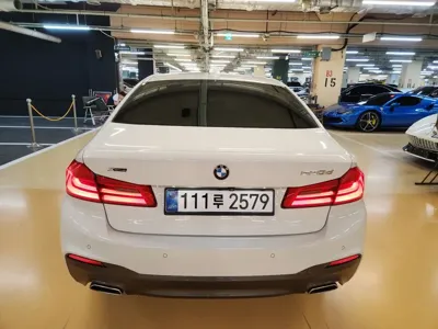 BMW 5-Series 2018, 123800 км, за 14966.52 USD