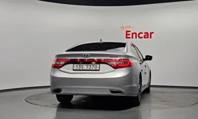 Hyundai Grandeur 2013, 117702 км, за 3187.62 USD