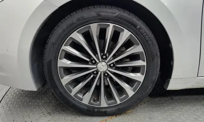Hyundai Grandeur 2013, 117702 км, за 3187.62 USD