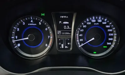 Hyundai Grandeur 2011, 131258 км, за 3122.56 USD - фото 8