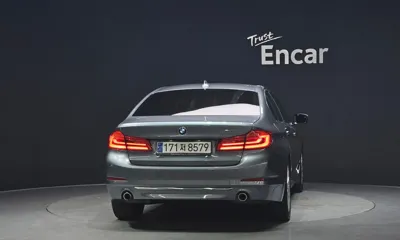 BMW 5-Series 2019, 84968 км, за 15146.58 USD