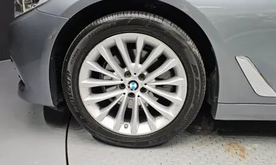BMW 5-Series 2019, 84968 км, за 15146.58 USD