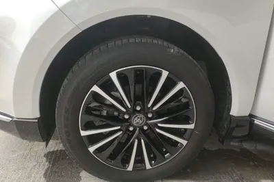 Toyota Venza 2023, 20900 км, за 22637 USD - фото 10