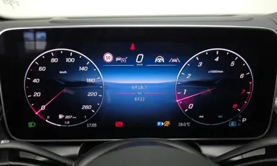 Mercedes-Benz GLC-Class 2025, 6932 км, за 61020.09 USD - фото 8
