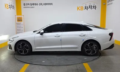 Kia K5 2025, 7441 км, за 24784.86 USD