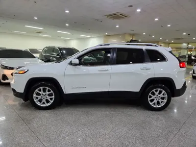 Jeep Cherokee 2016, 43651 км, за 6236.05 USD