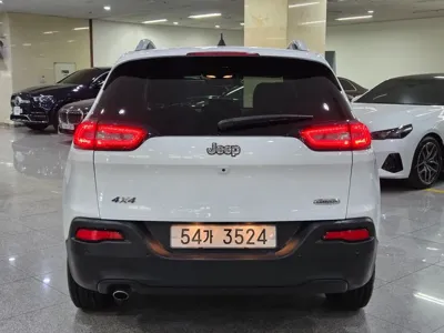 Jeep Cherokee 2016, 43651 км, за 6236.05 USD