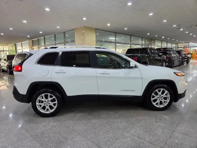Jeep Cherokee 2016, 43651 км, за 6236.05 USD