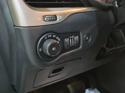 Jeep Cherokee 2016, 43651 км, за 6236.05 USD - фото 14