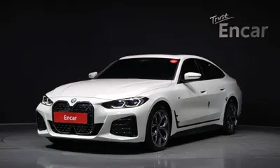 BMW i4 · 2023 год