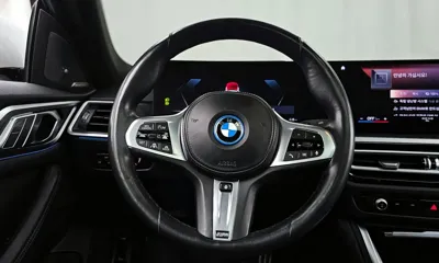 BMW i4 2023, 46912 км, за 30983.33 USD - фото 13