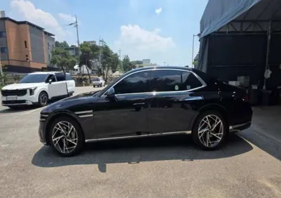 Genesis G90 2023, 62589 км, за 7719.57 USD