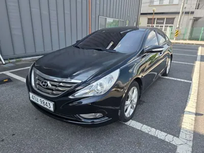 Hyundai Sonata 2011, 127000 км, за 2470.26 USD