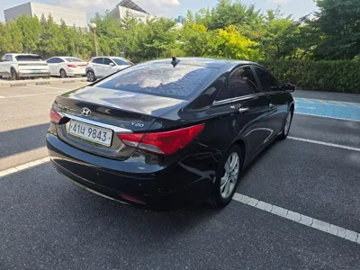 Hyundai Sonata 2011, 127000 км, за 2470.26 USD