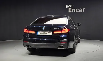 BMW 5-Series 2023, 43895 км, за 29641.71 USD