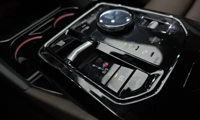 BMW 5-Series 2026, 8997 км, за 51940.44 USD - фото 9